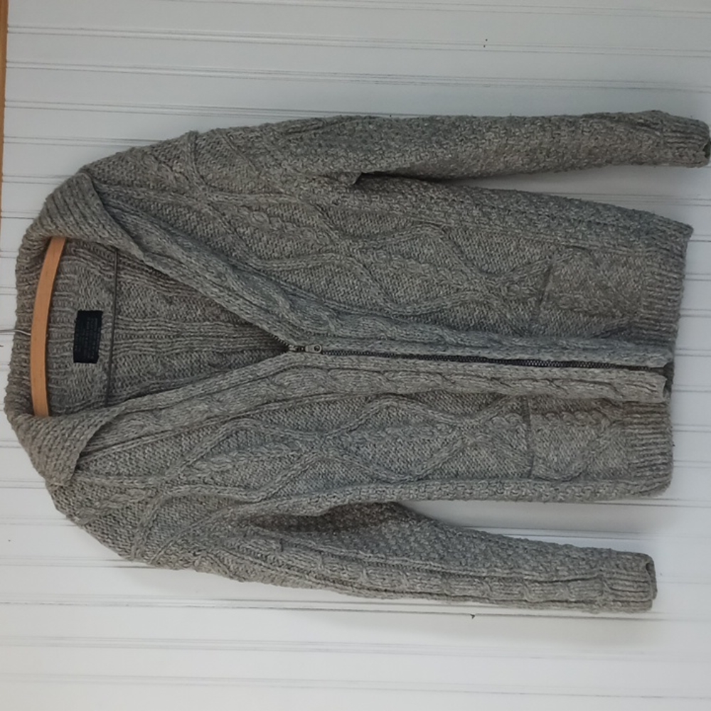 Native knit sweater large grey